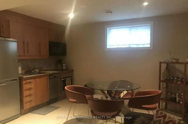 Lower - 428 Roehampton Avenue