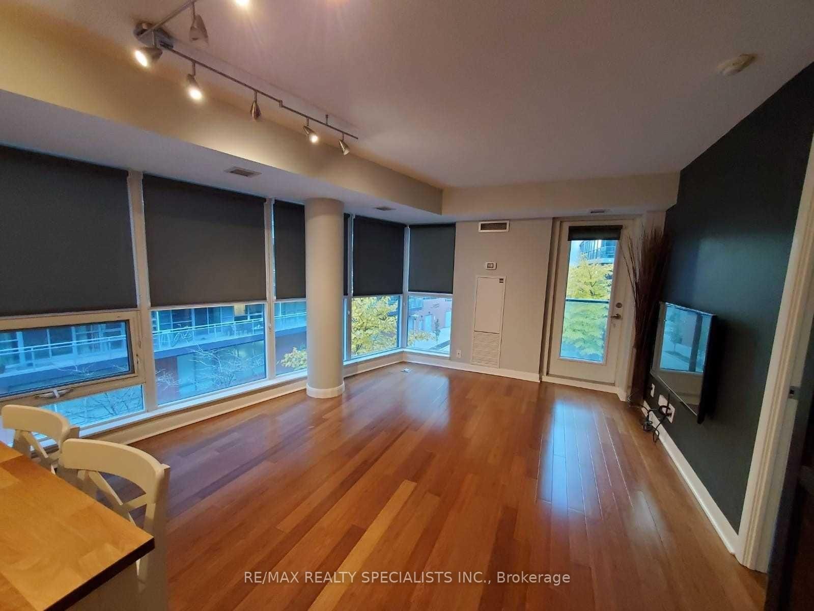 Condo for lease at 327-600 Fleet Street, Toronto, Niagara, M5V 1B7 - MLS: C12081996