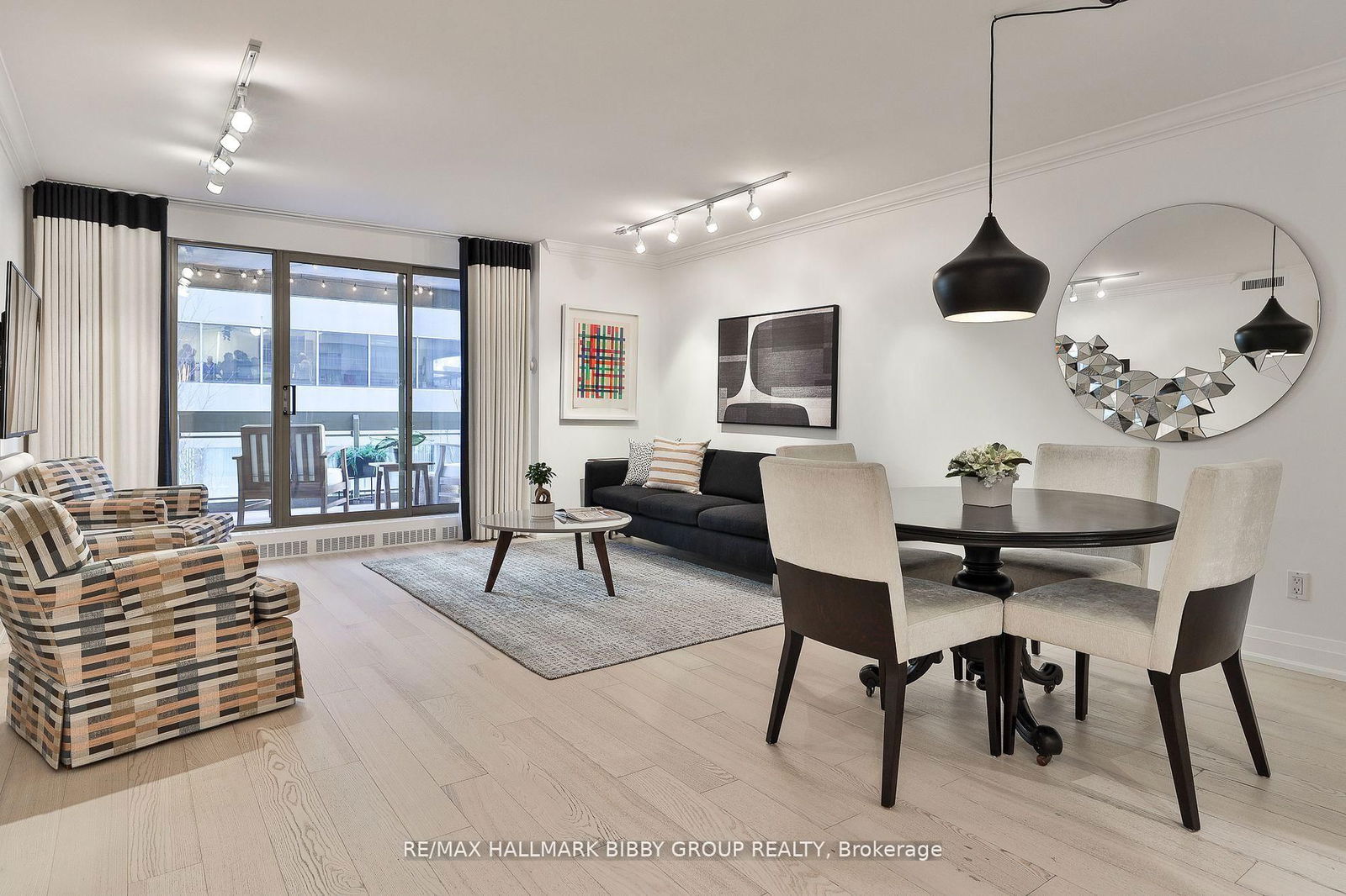 Condo sold at 206-61 St Clair Avenue, Toronto, Yonge-St. Clair, M4V 2Y8 - MLS: C12082055