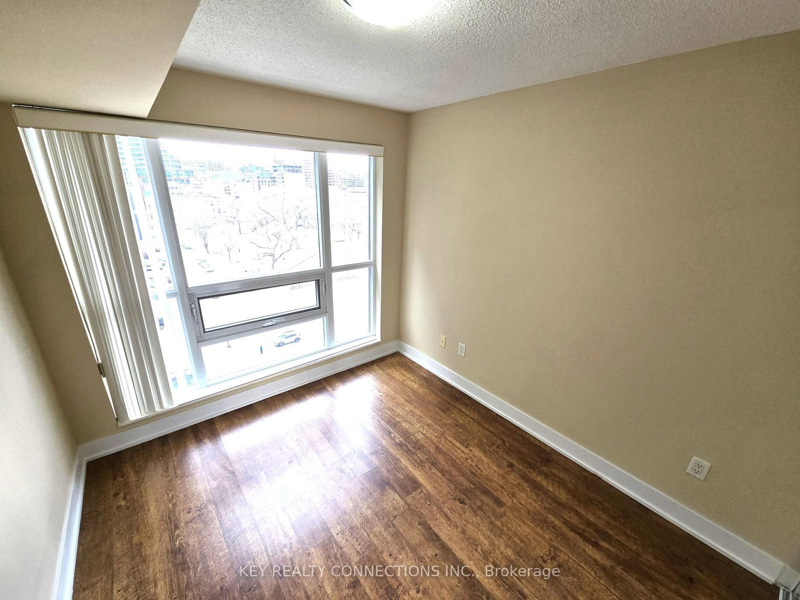 20 Blue Jays Way, Unit 906 - Photo 16