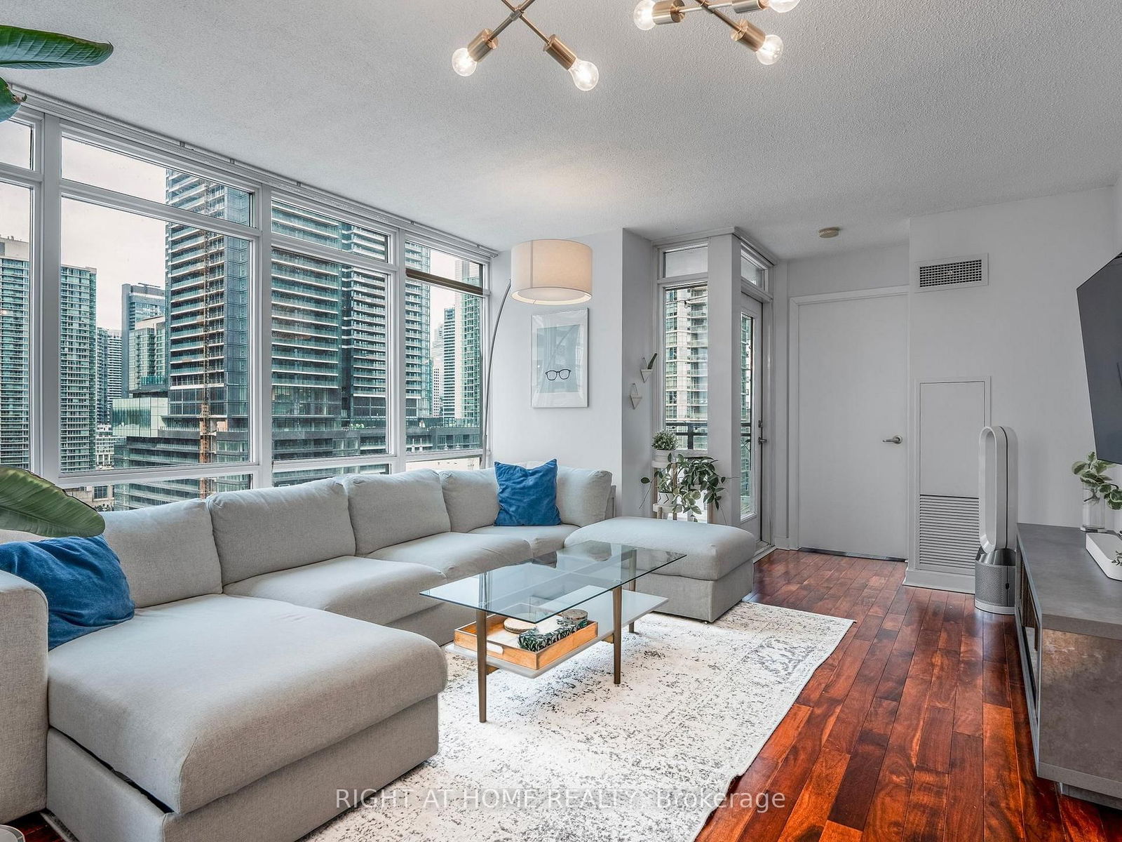 Condo for sale at 1706-11 Brunel Court, Toronto, Waterfront Communities C1, M5V 3Y3 - MLS: C12082460