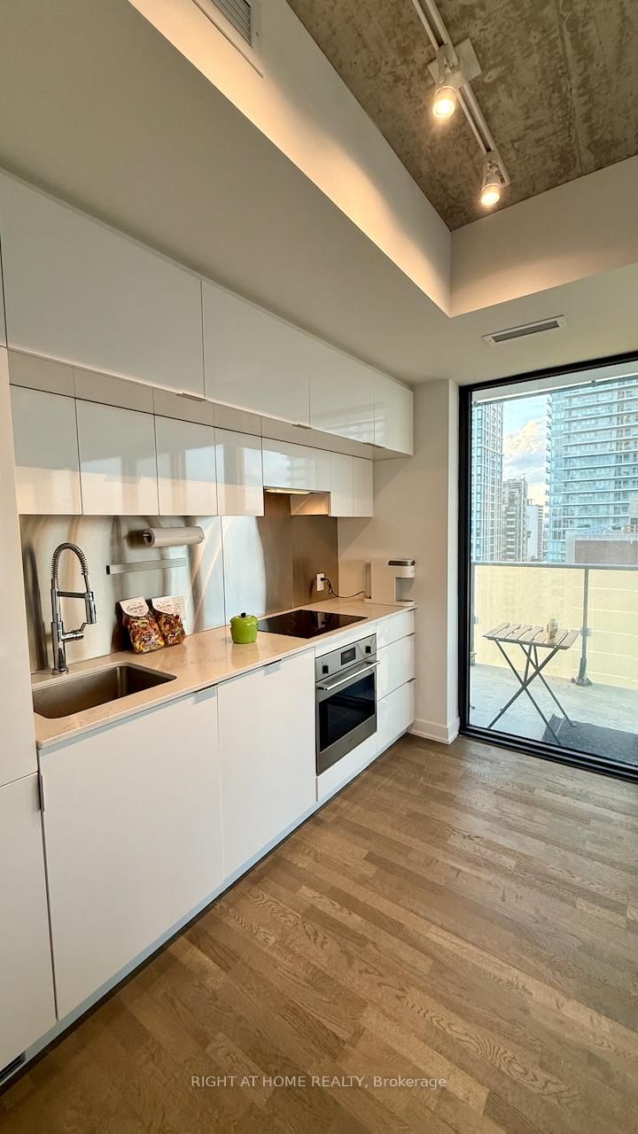 Condo for sale at 1405-185 Roehampton Avenue, Toronto, Mount Pleasant West, M4P 0C6 - MLS: C12082493