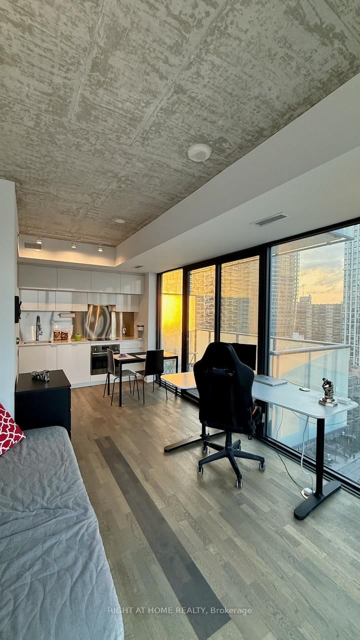 Condo for sale at 1405-185 Roehampton Avenue, Toronto, Mount Pleasant West, M4P 0C6 - MLS: C12082493