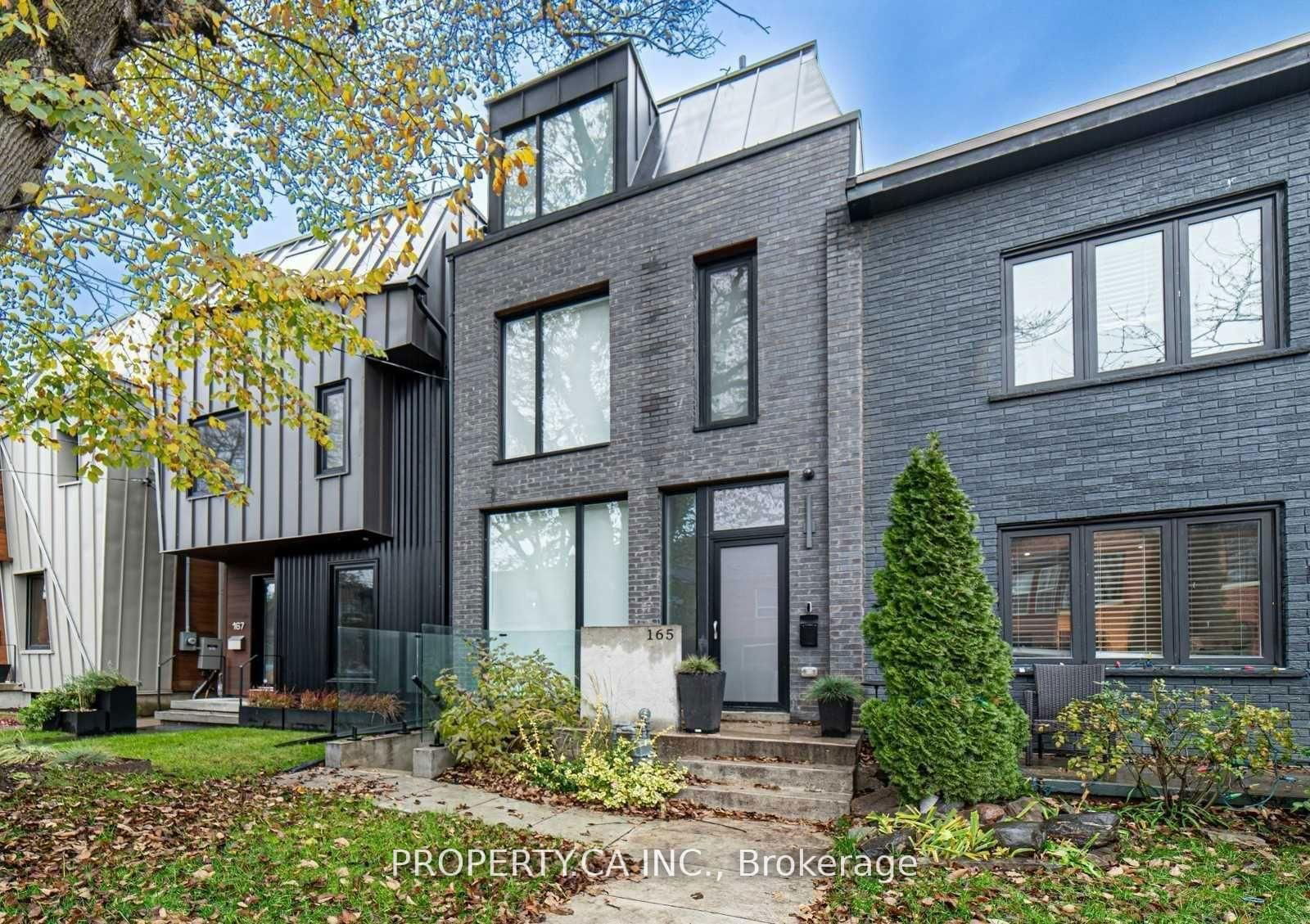 Townhouse leased at Lower-165 Lisgar Street, Toronto, Niagara, M6J 3G4 - MLS: C12082495