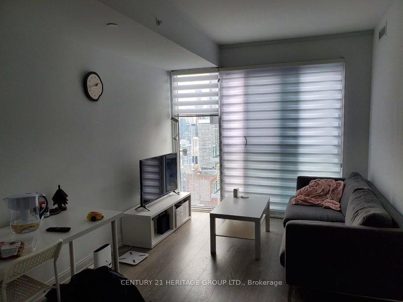 5612 - 181 Dundas St E, Toronto, M5A 0N5 | Image 2