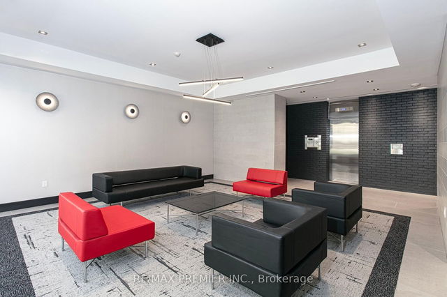 1008 - 33 Isabella Street