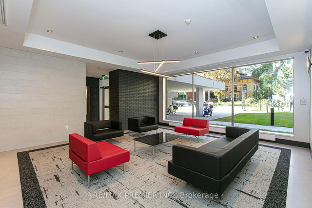 1008 - 33 Isabella Street