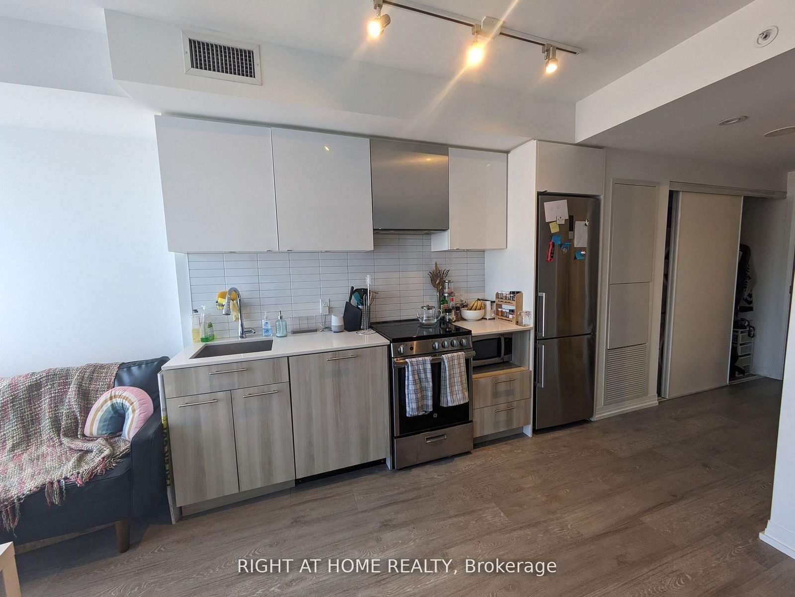 Condo for lease at 1531-251 Jarvis Street, Toronto, Moss Park, M5B 0C3 - MLS: C12082760