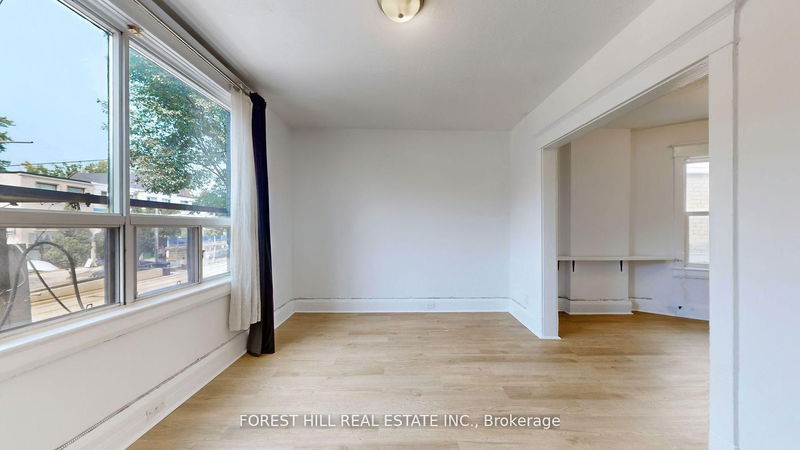 home for lease on Upper 1-645 St Clair Avenue W