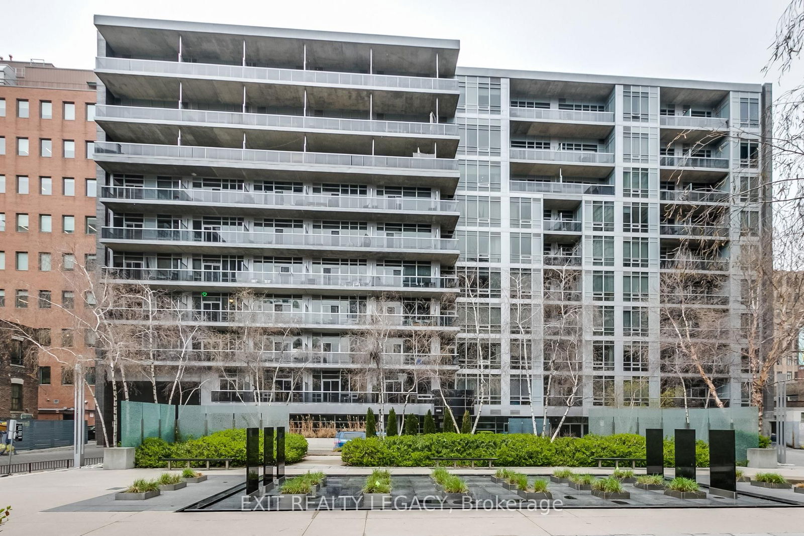 Condo for sale at 404-399 Adelaide Street, Toronto, Waterfront Communities C1, M5V 1S1 - MLS: C12083354
