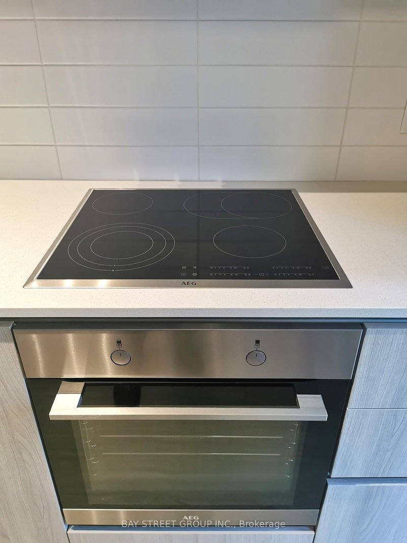 808 - 8 WIDMER St, Toronto, M5V 2E7 | Image 2