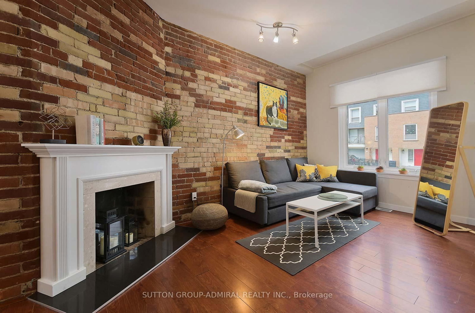 Listing Image 7