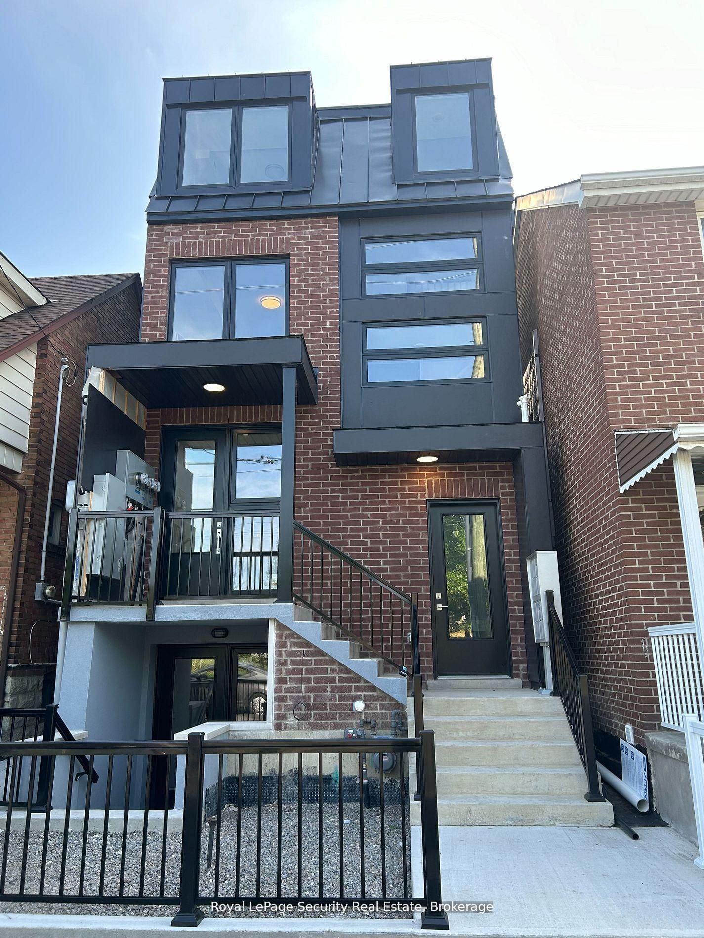 Detached House leased at 4-513 Ossington Avenue, Toronto, Palmerston-Little Italy, M6G 3T3 - MLS: C12084917