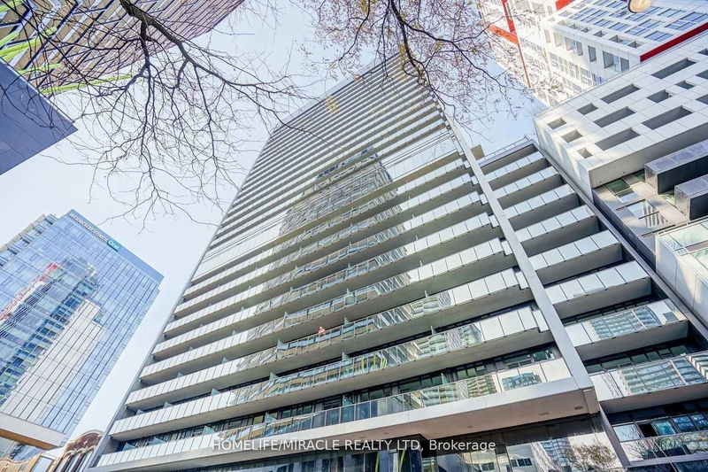 home for lease on 911-330 Richmond Street W