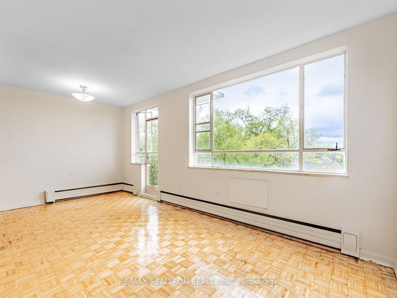 home for lease on 212-2895 Bathurst Street