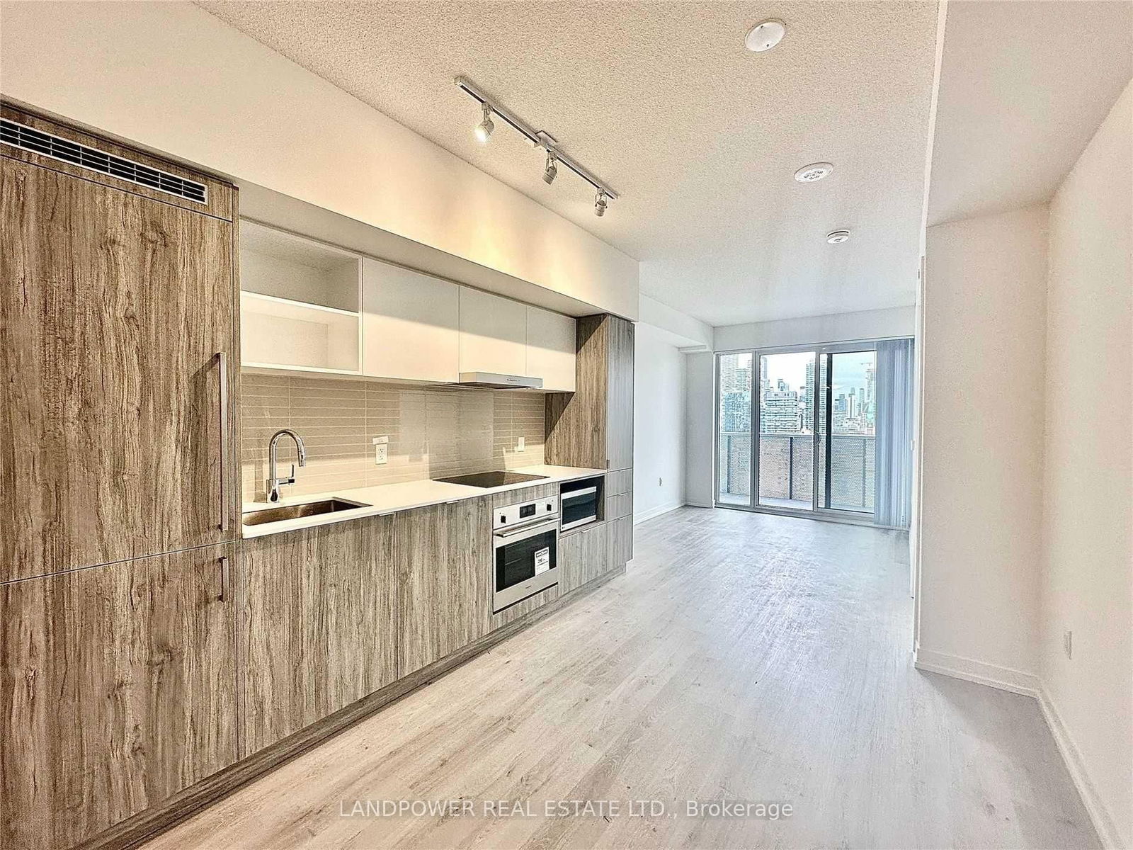 Condo for lease at 2001-138 Downes Street, Toronto, Waterfront Communities C8, M5E 0E4 - MLS: C12085303
