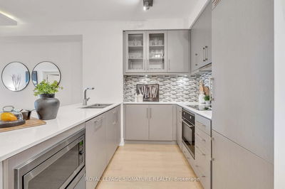 Unit 218 — 21 Clairtrell Rd, Toronto - Willowdale East image-0-2