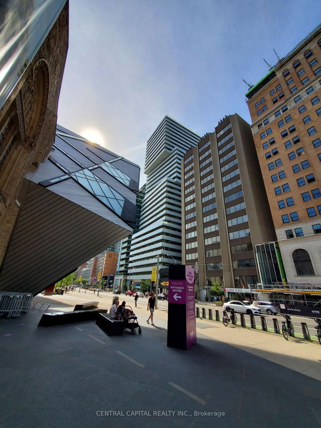 1501 - 200 Bloor Street