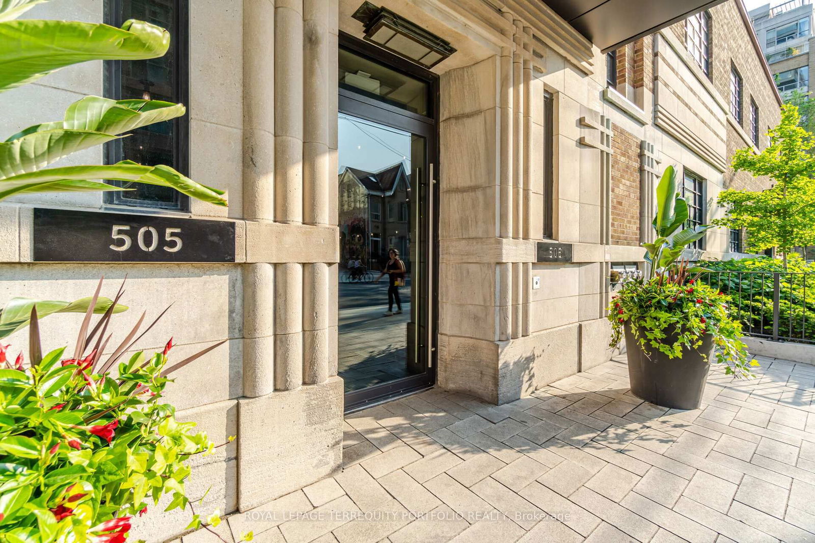 Condo sold at 832-505 Richmond Street, Toronto, Waterfront Communities C1, M5V 0P4 - MLS: C12086460