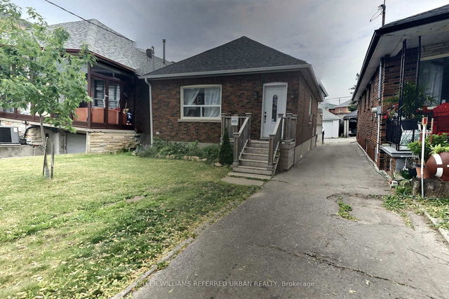 111 Clovelly Avenue