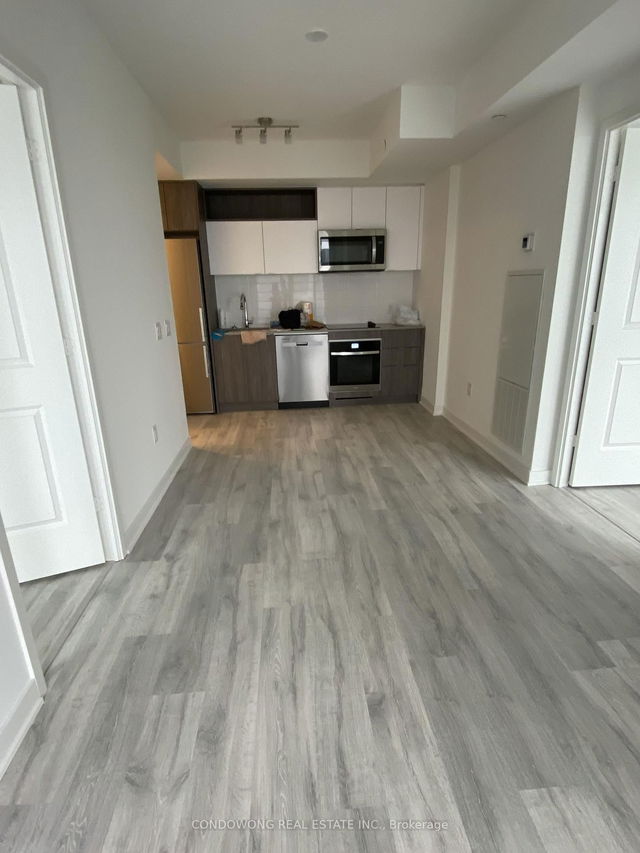 1704 - 100 Dalhousie Street
