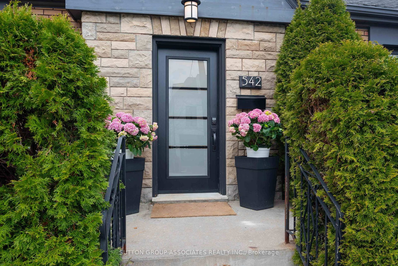 Detached House sold at 542 Atlas Avenue, Toronto, Oakwood Village, M6C 3R3 - MLS: C12087607