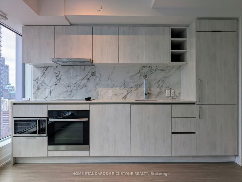 home for lease on 2505-8 Wellesley Street W