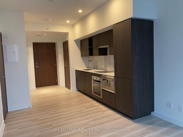 4109 - 17 Bathurst Street