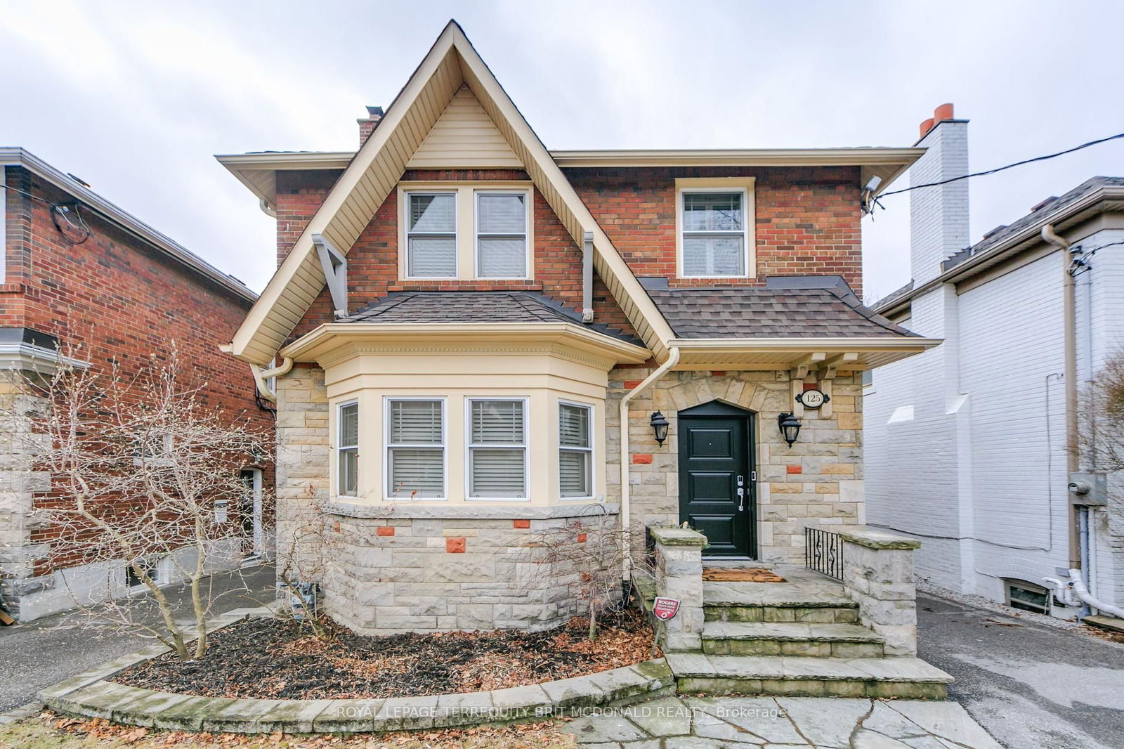 Detached House sold at 125 Chaplin Crescent, Toronto, Forest Hill South, M5P 1A6 - MLS: C12087786