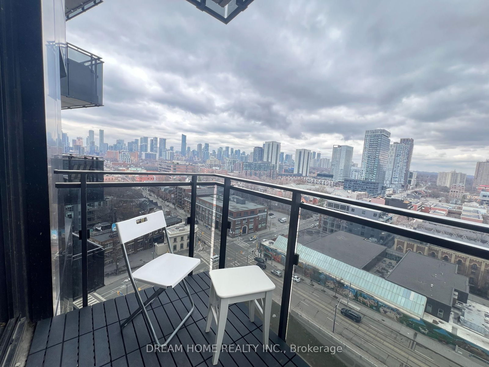 Condo for sale at 1412-51 Trolley Crescent, Toronto, Moss Park, M5A 0E9 - MLS: C12087925