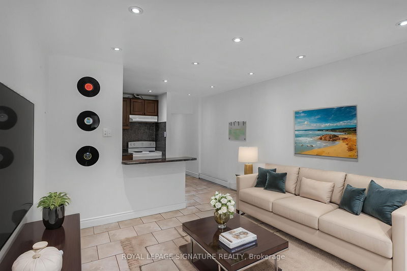 home for lease on 1-272 Parliament Street