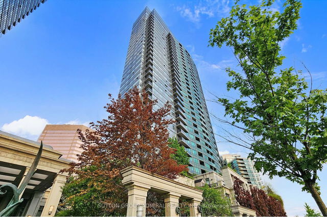 305 - 15 Greenview Avenue