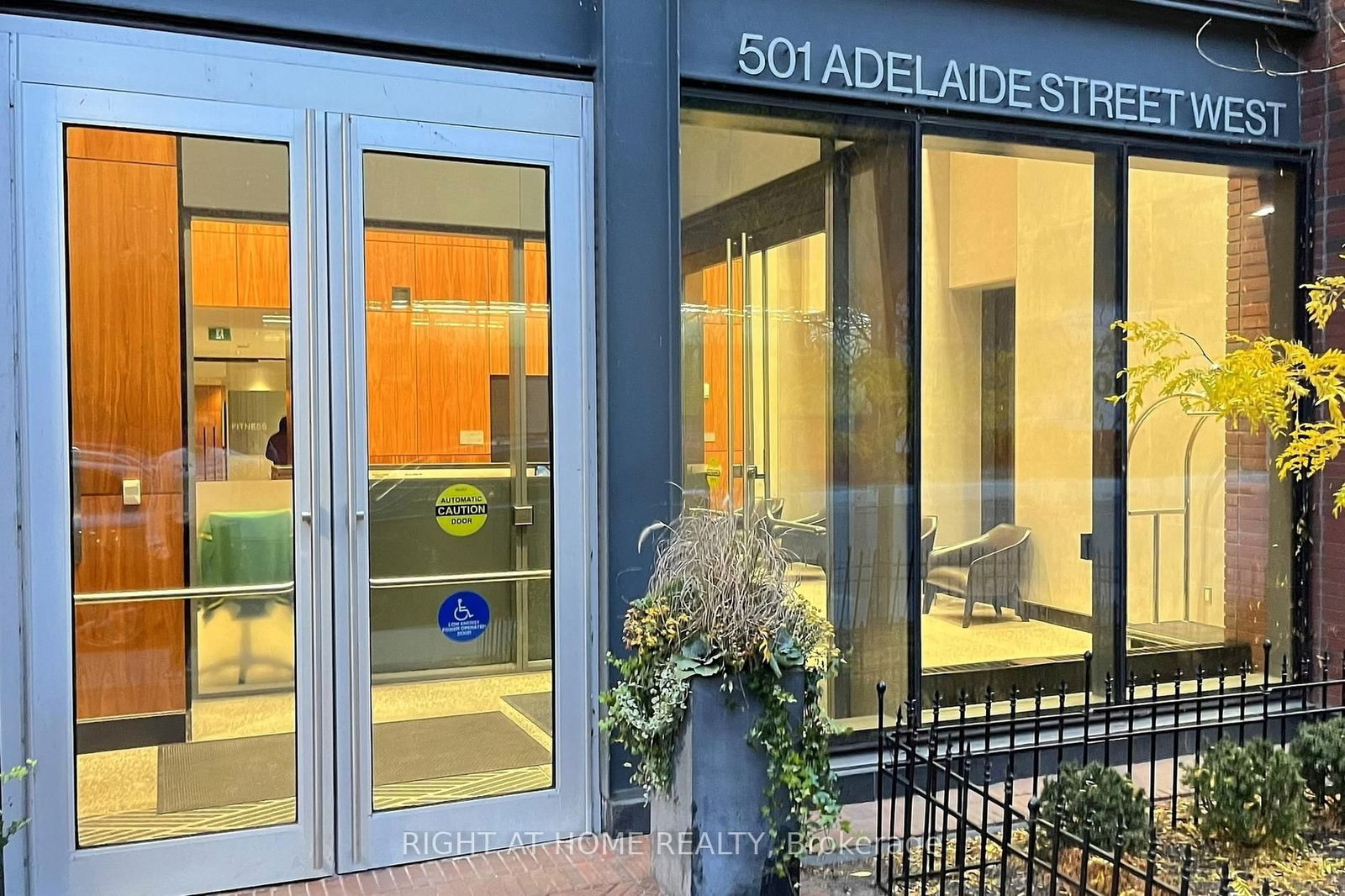 Condo for sale at 802-501 Adelaide Street, Toronto, Waterfront Communities C1, M5V 1T4 - MLS: C12088607