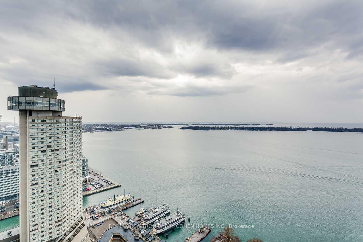 Condo for lease at 503-33 Harbour Square, Toronto, Waterfront Communities C1, M5J 2G2 - MLS: C12089015