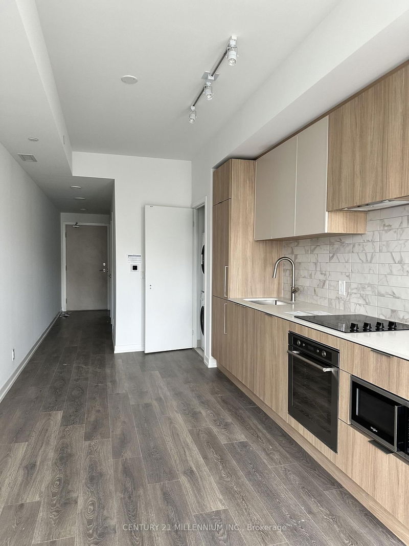 home for lease on 533-2020 Bathurst Street