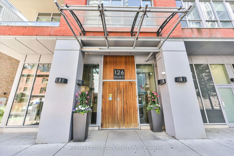 home for lease on 706-126 Simcoe Street