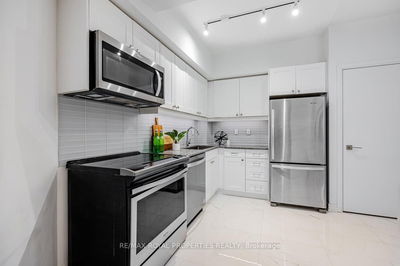 Unit 303 — 621 Sheppard Ave, Toronto - Bayview Village image-0-1