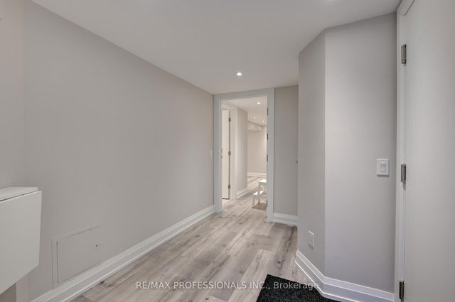 LOWER - 648 Bathurst Street