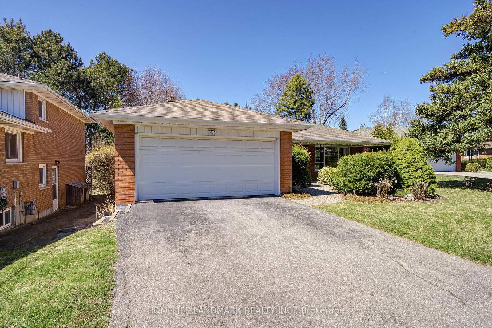 Detached House for sale at 20 Goodview Road, Toronto, Don Valley Village, M2J 2K5 - MLS: C12090810