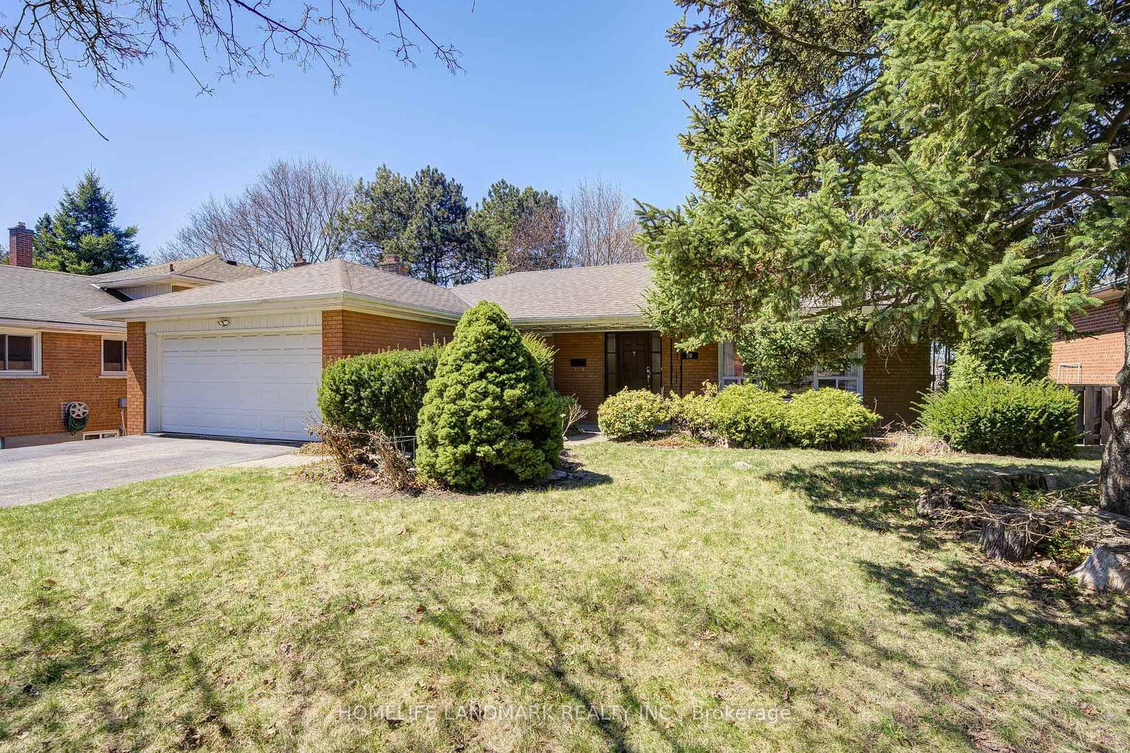 Detached House for sale at 20 Goodview Road, Toronto, Don Valley Village, M2J 2K5 - MLS: C12090810