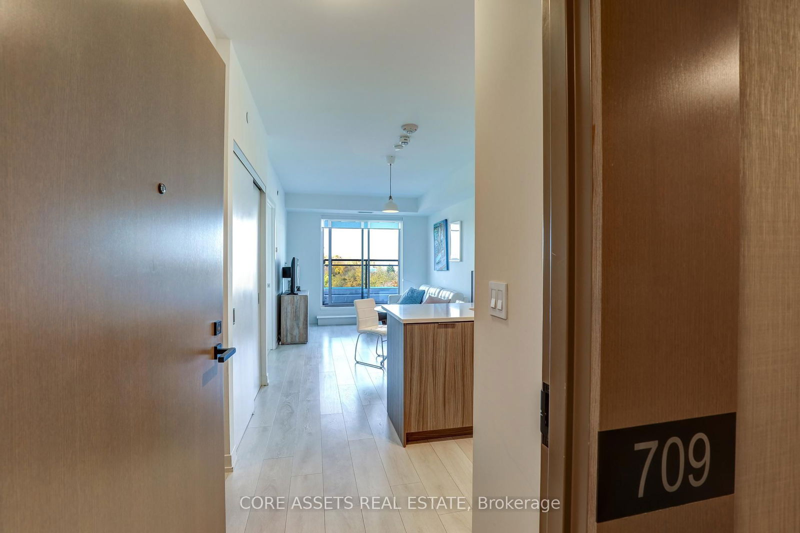 Condo for lease at 709-223 St Clair Avenue, Toronto, Casa Loma, M4V 1R3 - MLS: C12090983