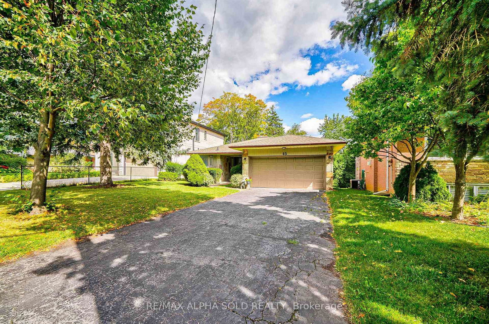Detached House for lease at 45 Wycliffe Crescent, Toronto, Bayview Village, M2K 1V7 - MLS: C12091098