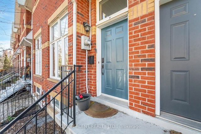 252B Berkeley Street