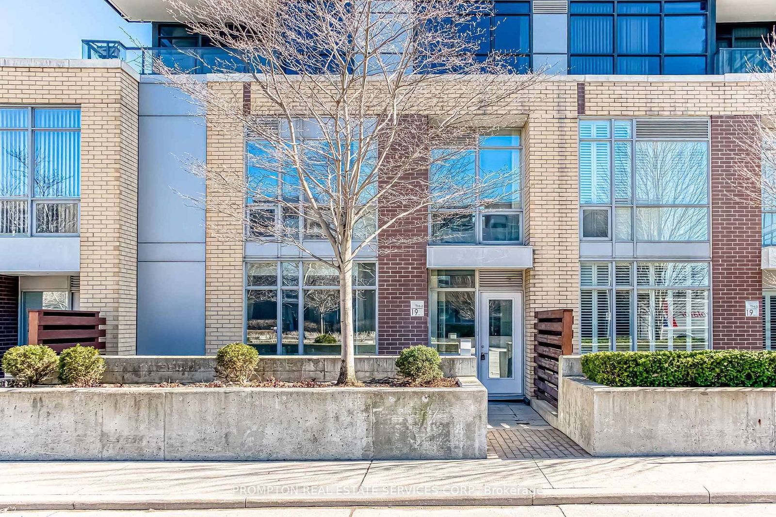 Townhouse for sale at TH06-19 Singer Court, Toronto, Bayview Village, M2K 0B2 - MLS: C12091447