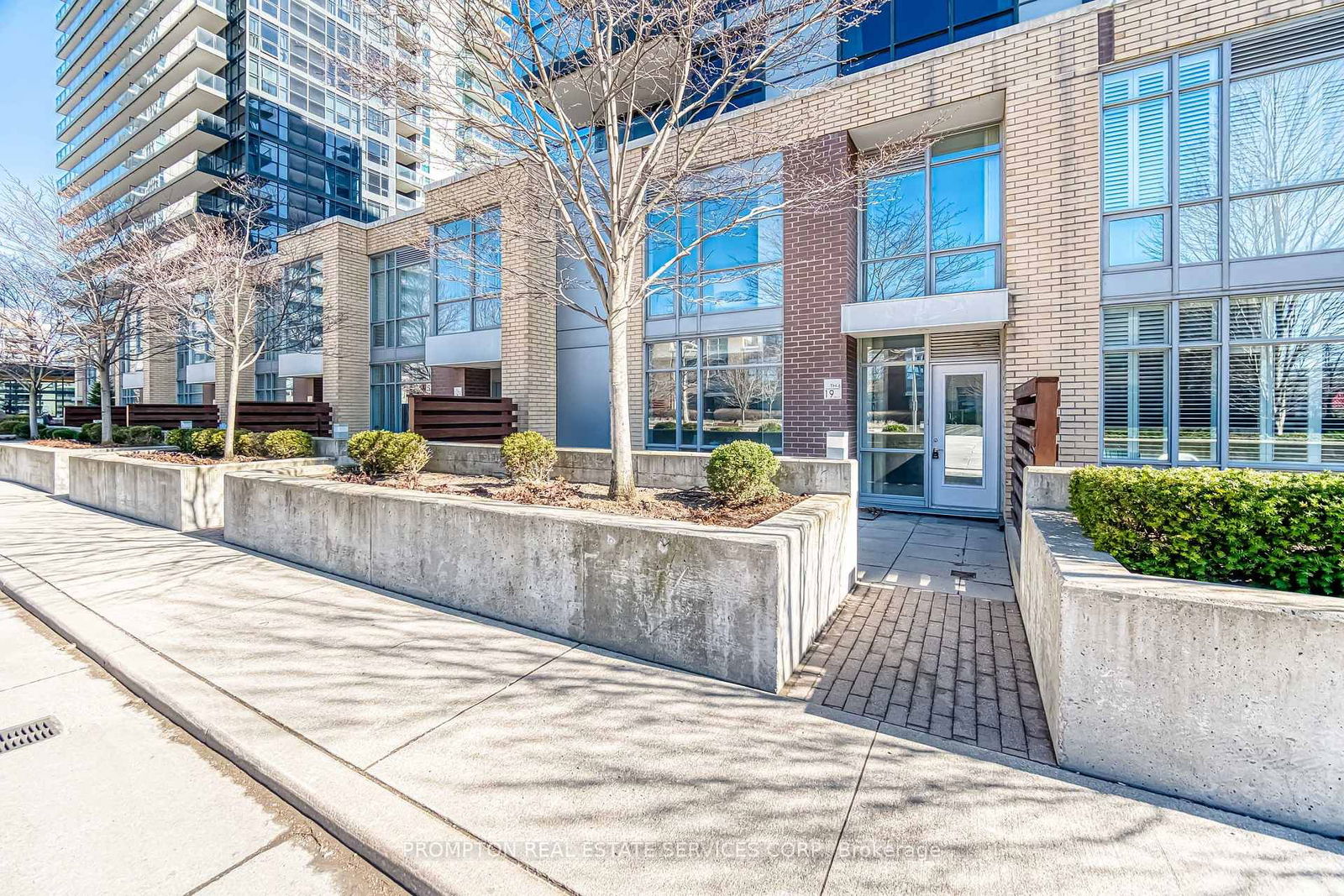 Townhouse for sale at TH06-19 Singer Court, Toronto, Bayview Village, M2K 0B2 - MLS: C12091447