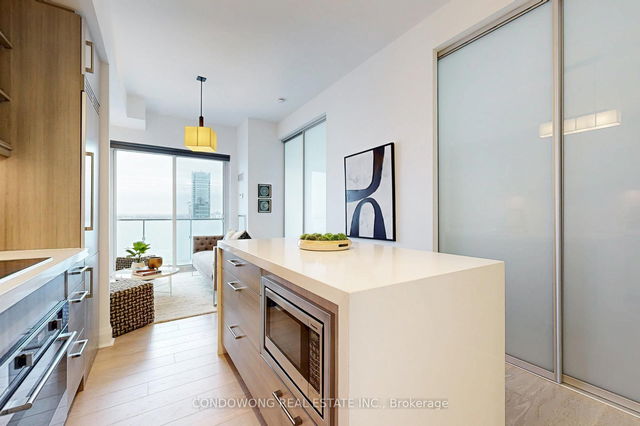 4407 - 1080 Bay Street