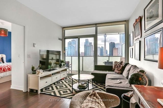 2112 - 1 Market Street