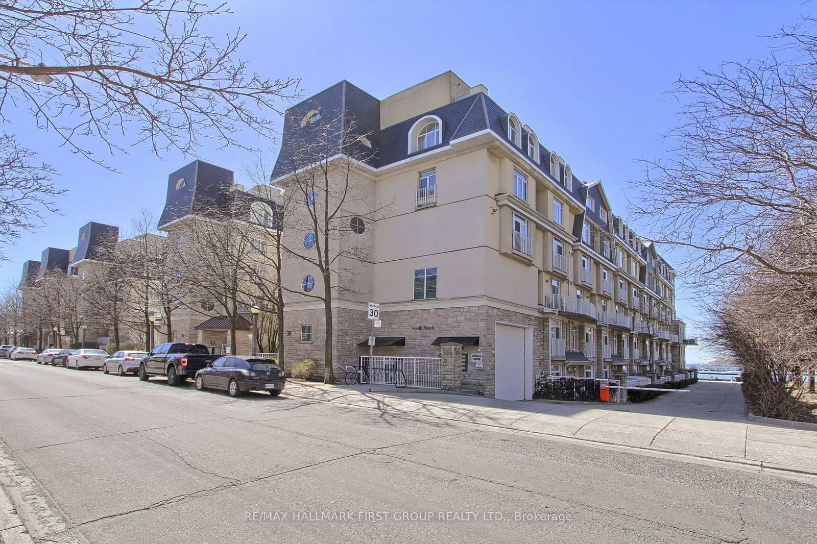 Townhouse sold at 639-38 Stadium Road, Toronto, Niagara, M5V 3P4 - MLS: C12092393