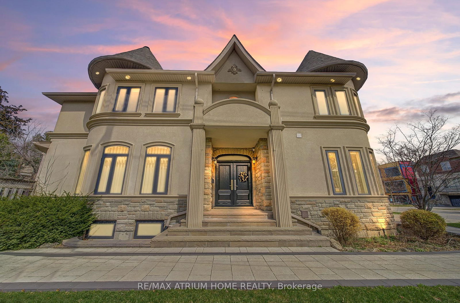 Detached House for sale at 100 Elmwood Avenue, Toronto, Willowdale East, M2N 3M2 - MLS: C12092584