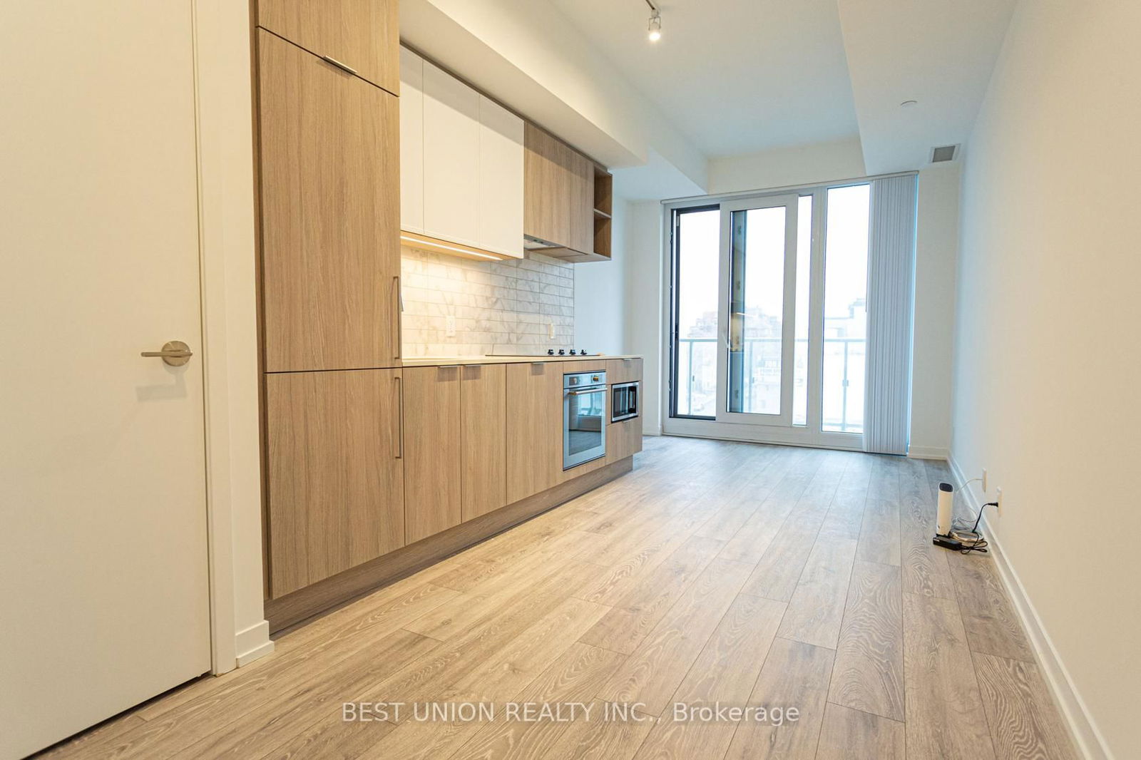 Condo for lease at 828-2020 Bathurst Street, Toronto, Humewood-Cedarvale, M5P 0A6 - MLS: C12092593